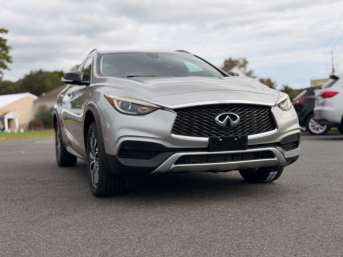 Photo 3 of this INFINITI QX30