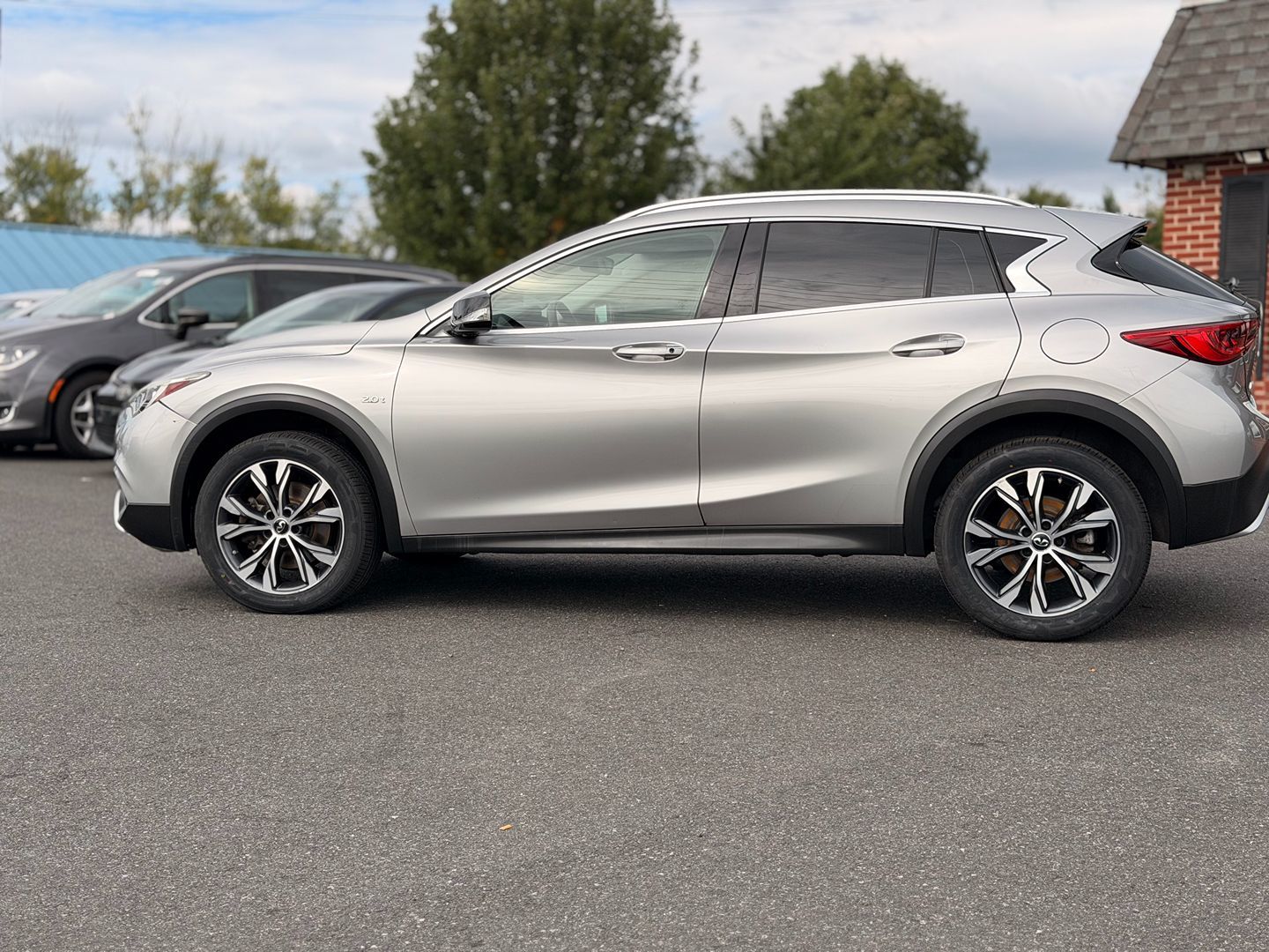 Photo 9 of this INFINITI QX30