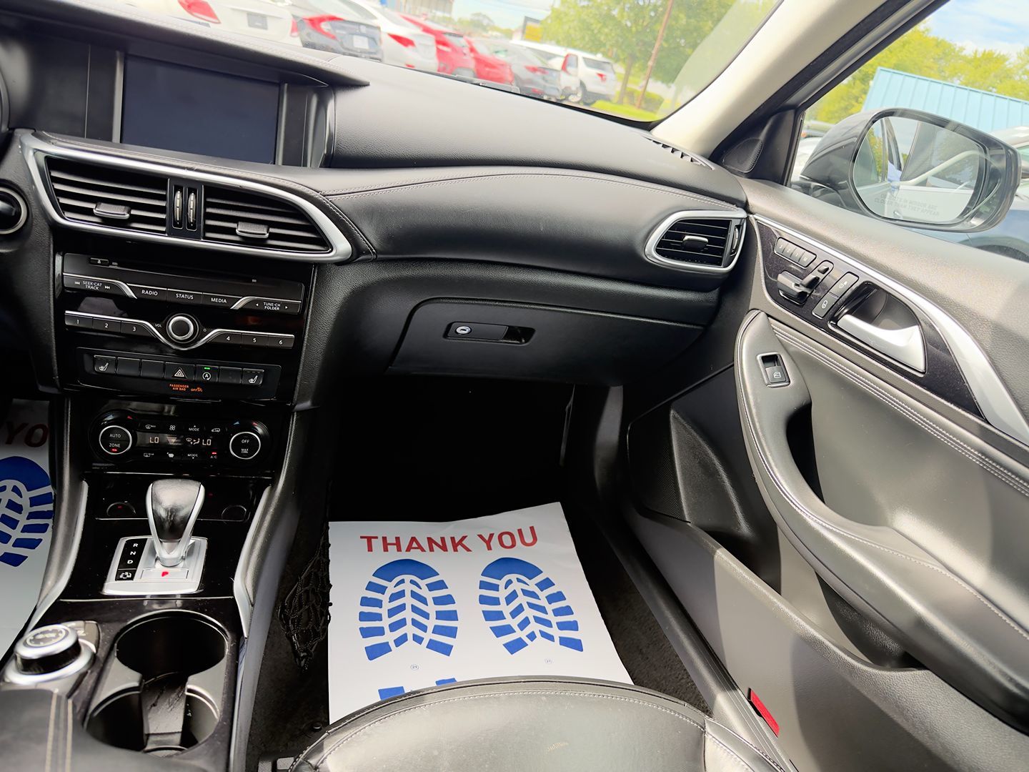 Photo 27 of this INFINITI QX30