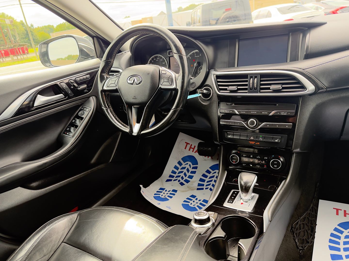Photo 31 of this INFINITI QX30