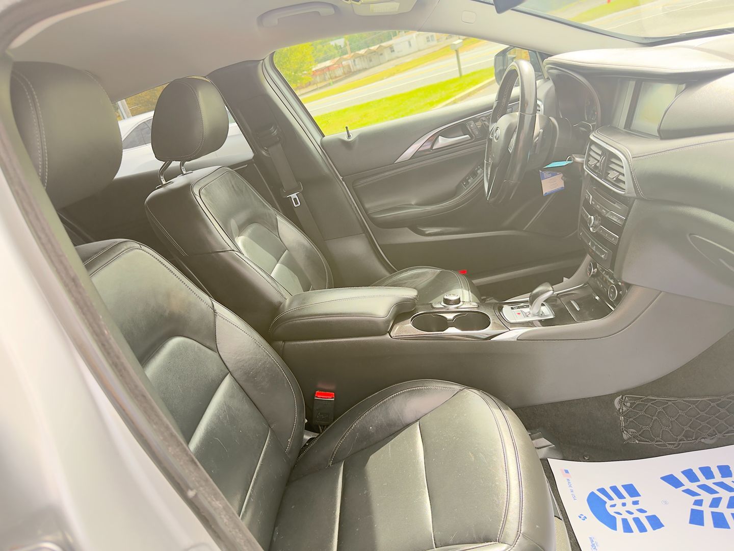 Photo 33 of this INFINITI QX30