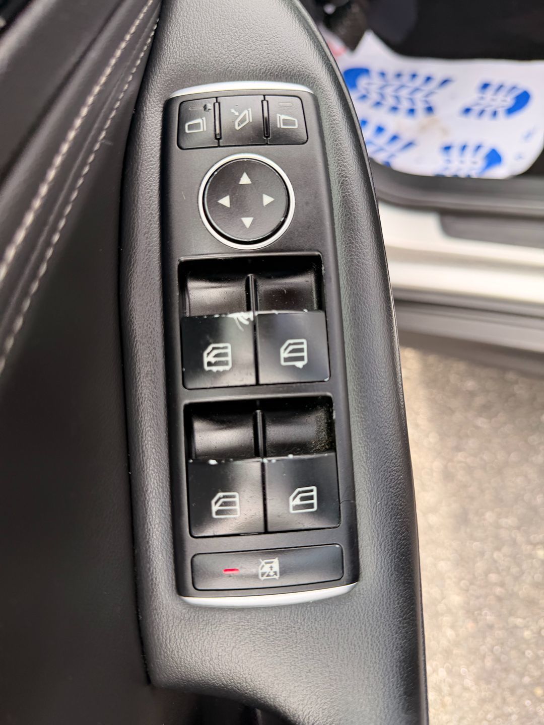 Photo 45 of this INFINITI QX30