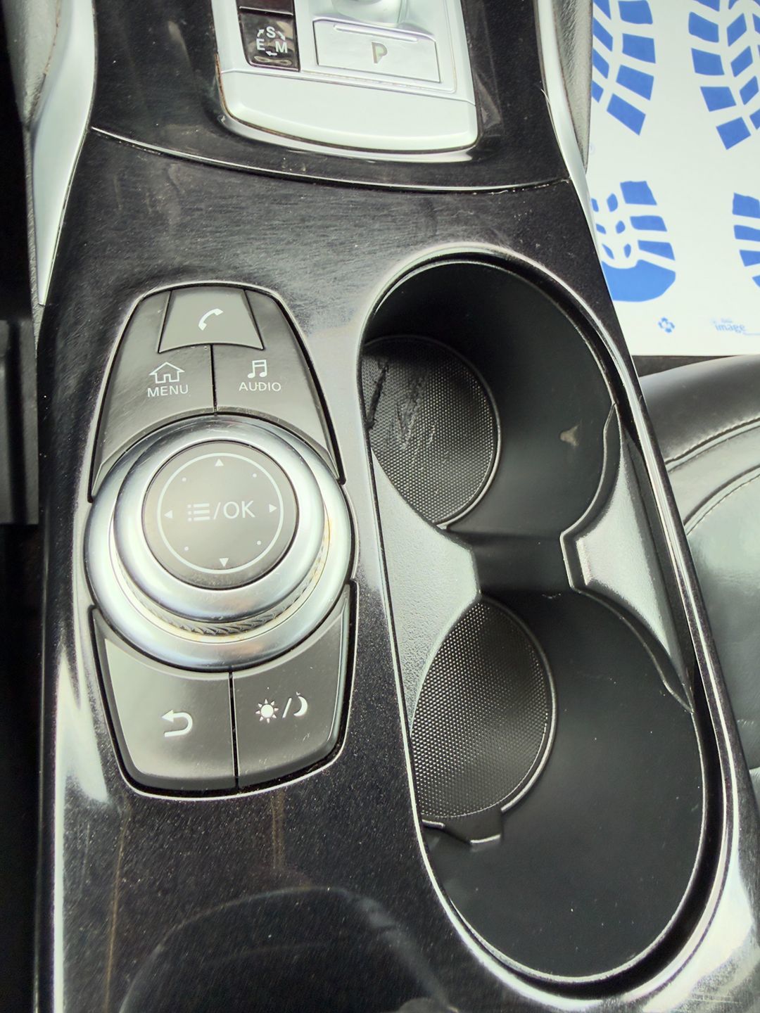 Photo 50 of this INFINITI QX30