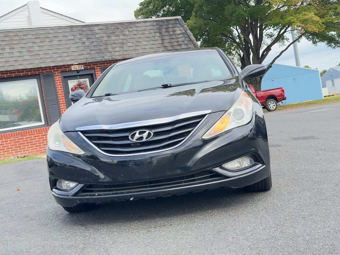 Photo 3 of this Hyundai Sonata