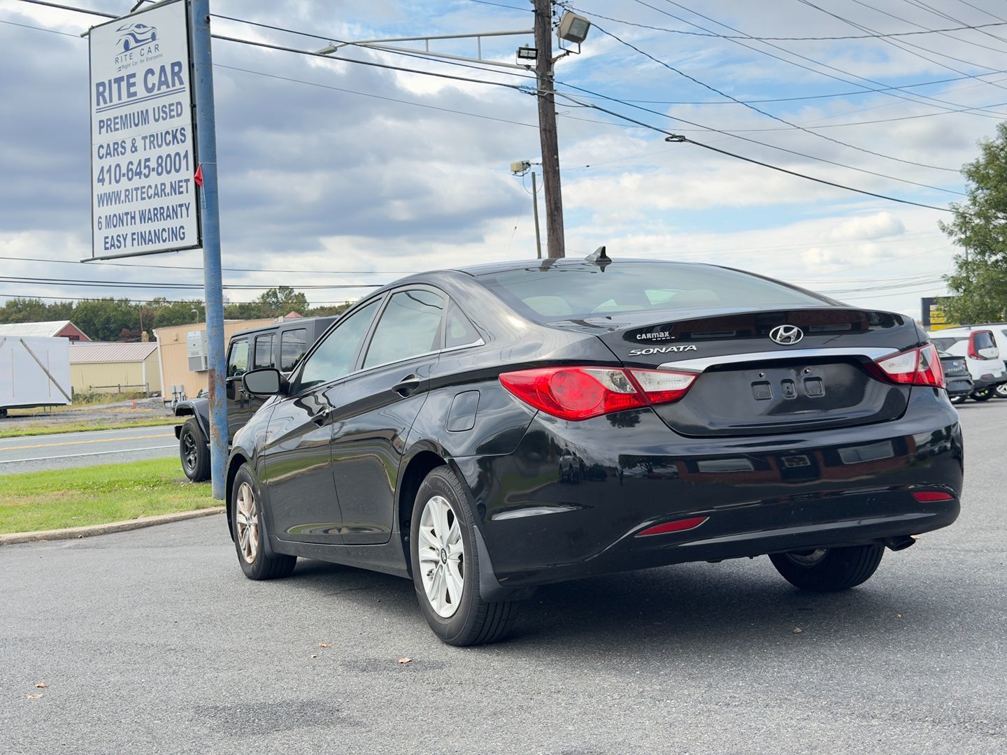 Photo 8 of this Hyundai Sonata