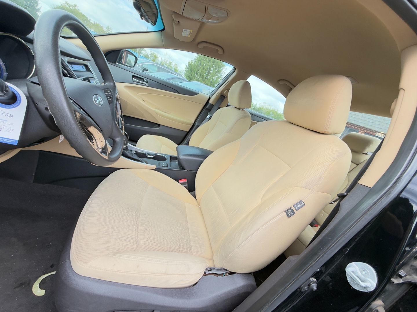 Photo 12 of this Hyundai Sonata