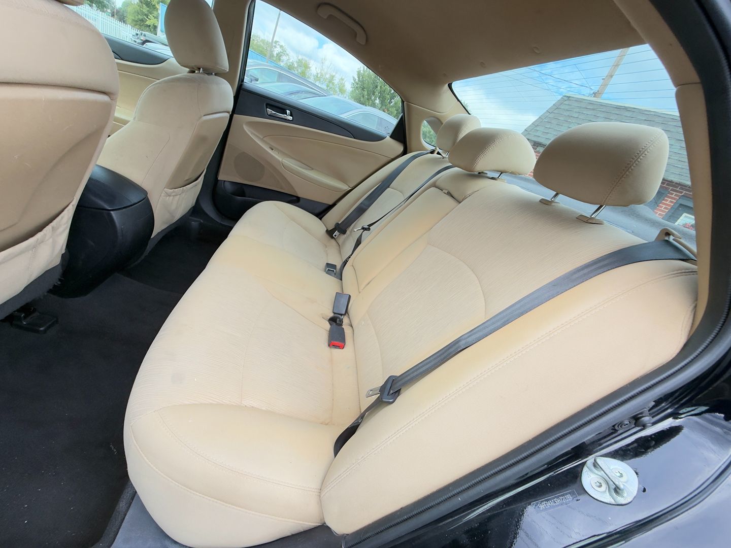 Photo 14 of this Hyundai Sonata