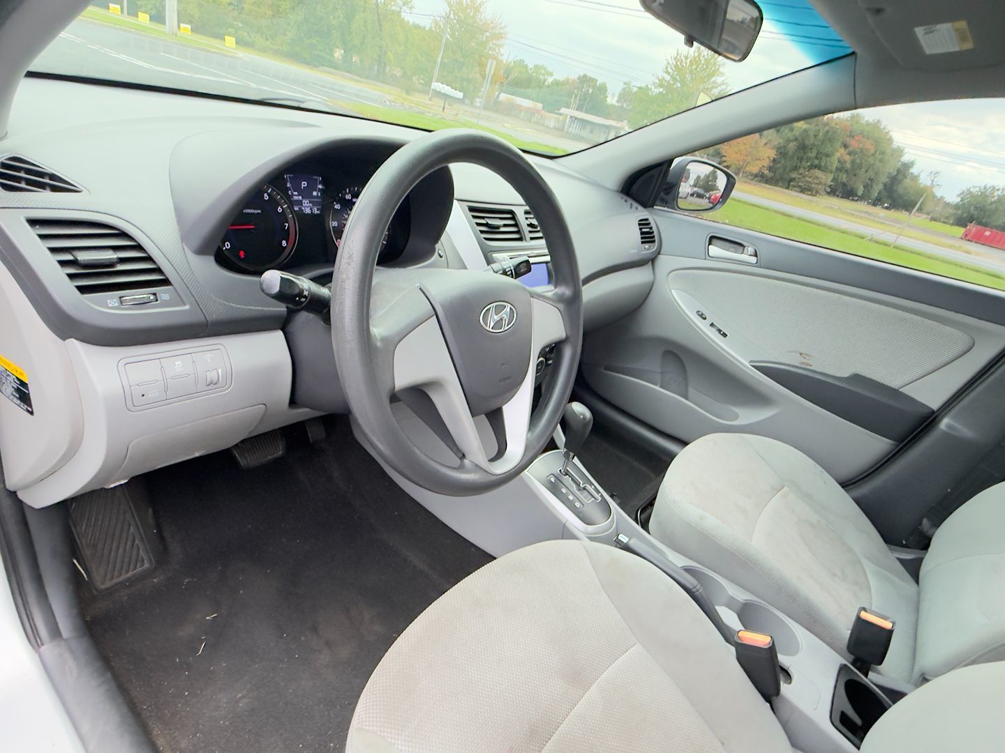 Photo 12 of this Hyundai Accent