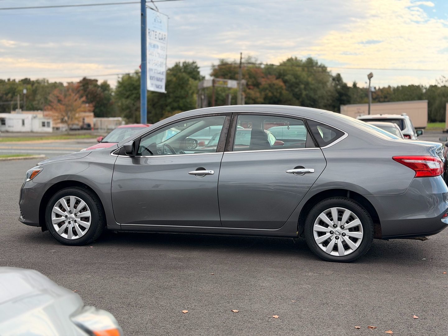 Photo 8 of this Nissan Sentra