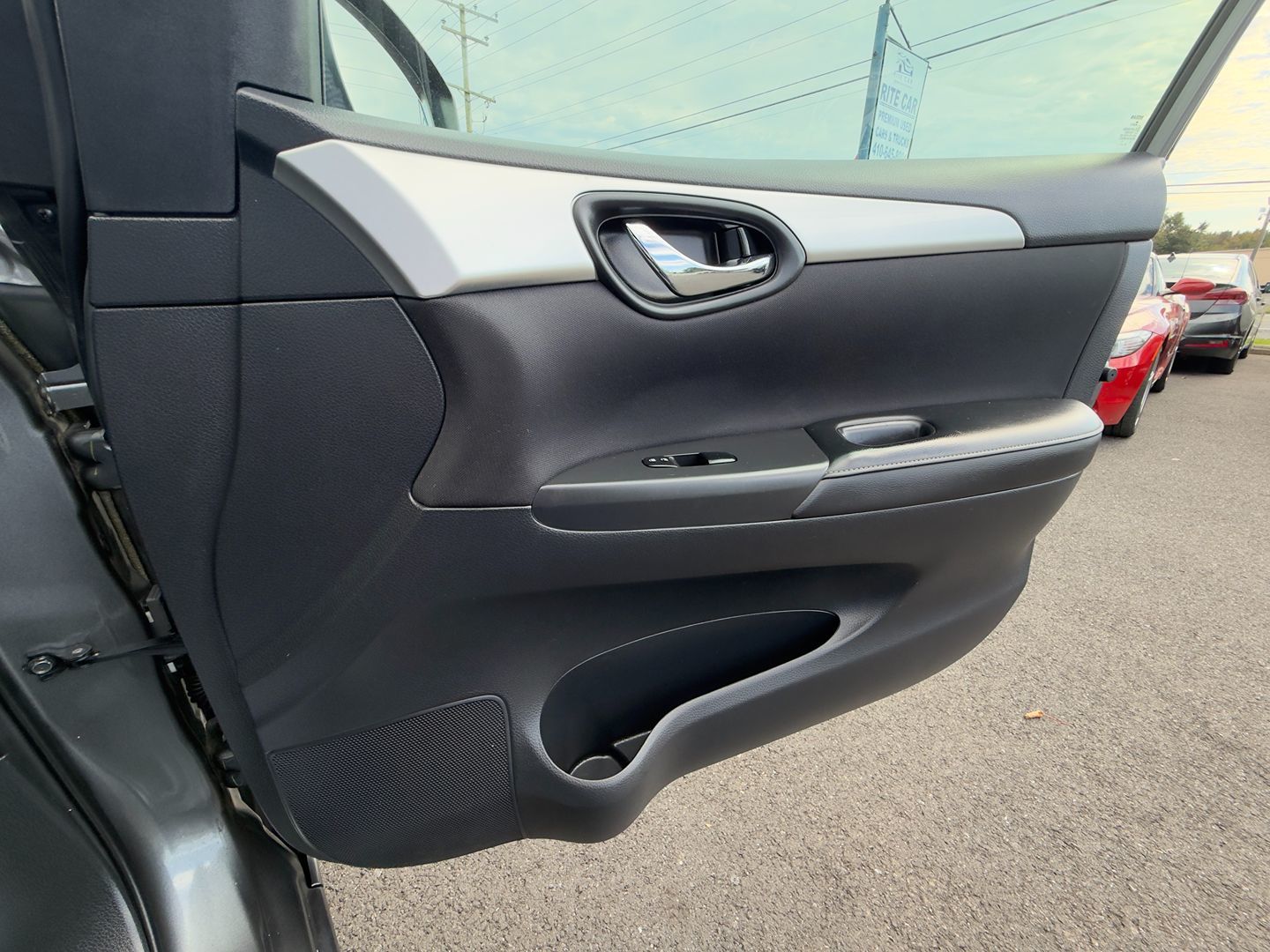 Photo 26 of this Nissan Sentra