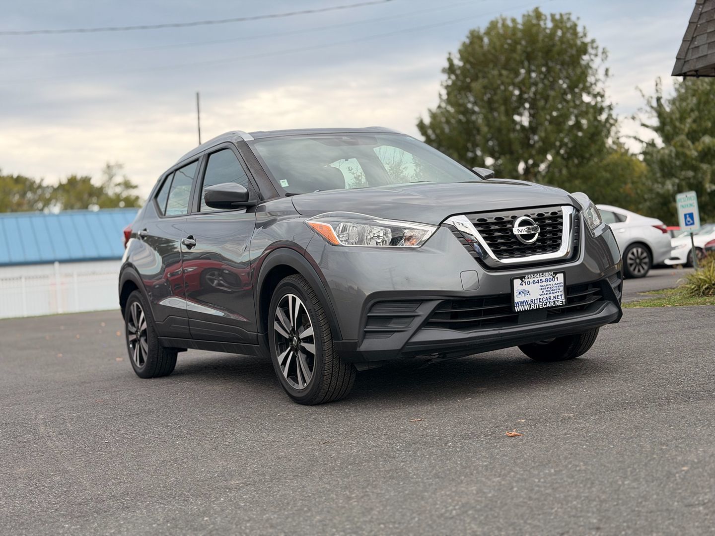 Photo 2 of this Nissan Kicks