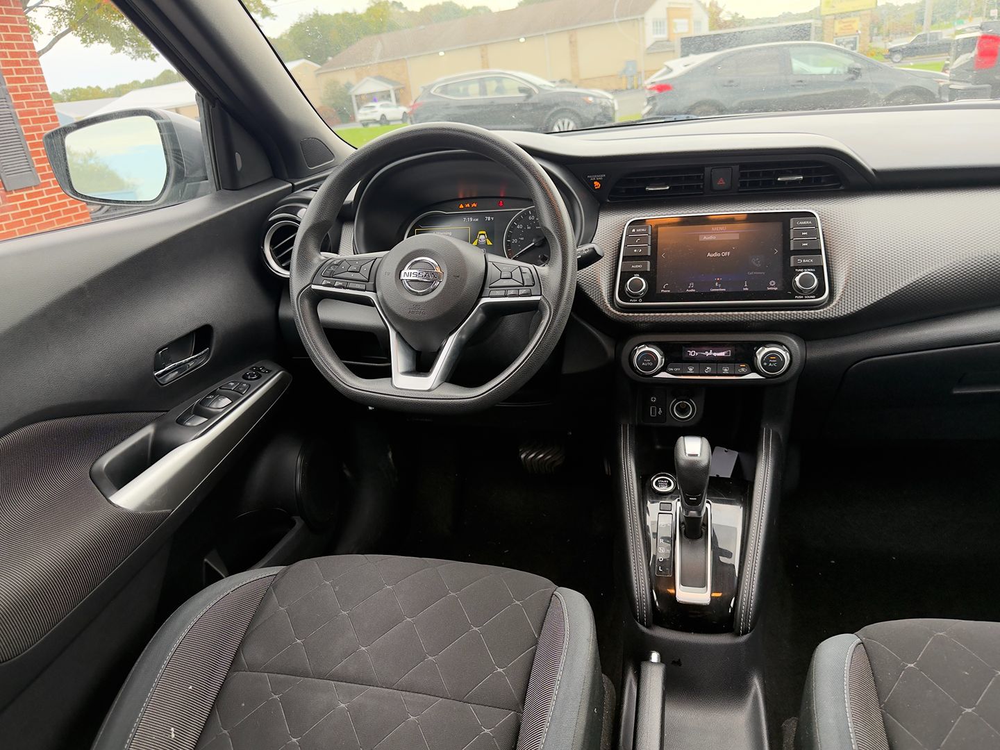 Photo 21 of this Nissan Kicks