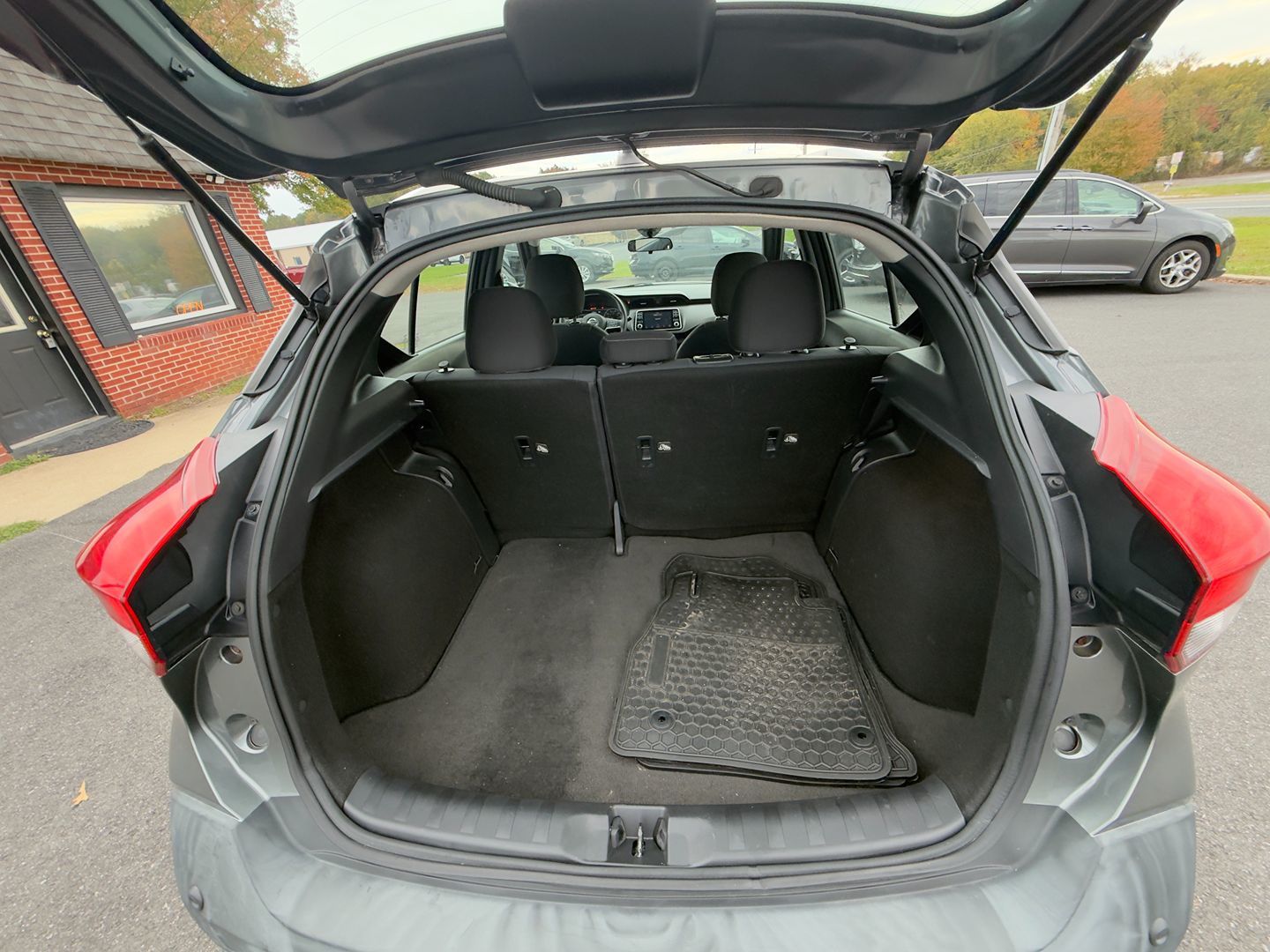 Photo 25 of this Nissan Kicks