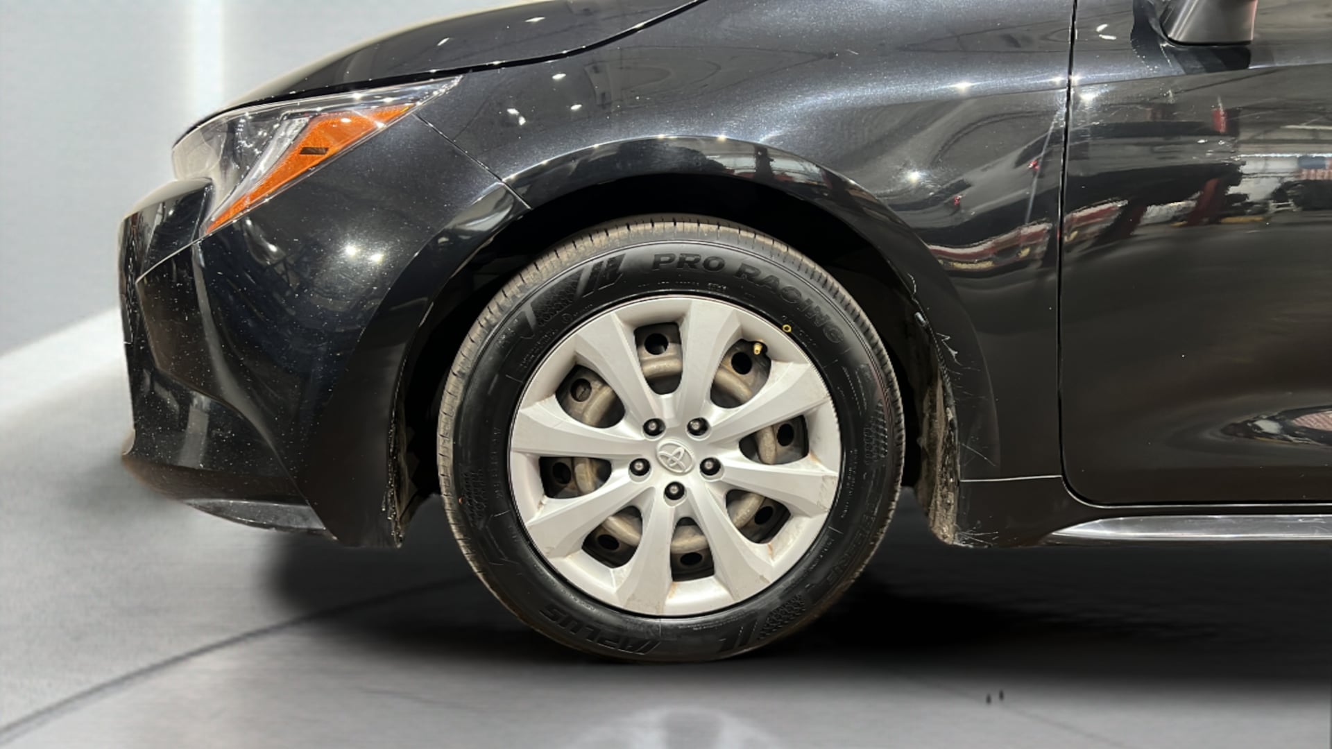 View vehicle photo 7