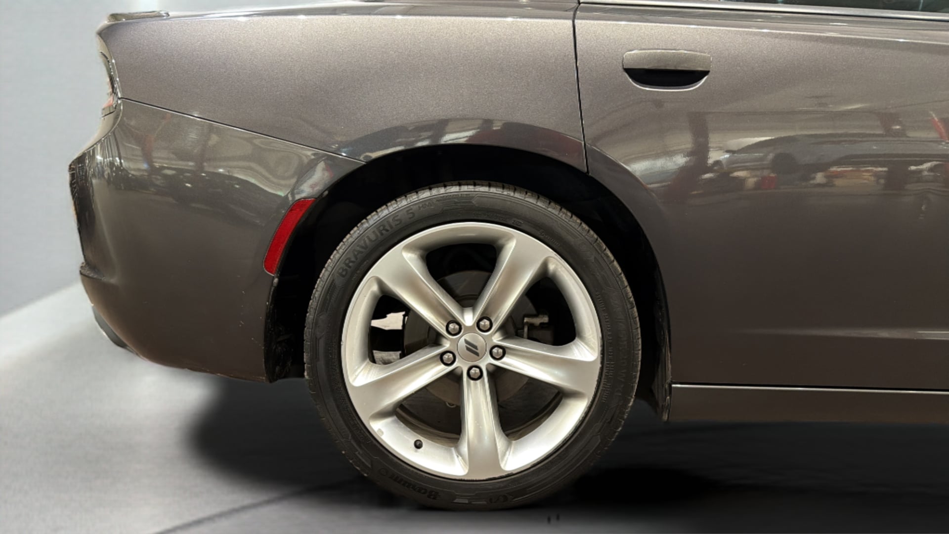 View vehicle photo 5