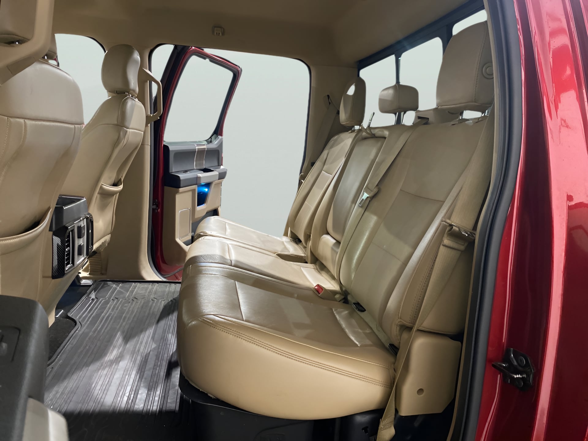 2015 Ford F-150 Lariat - Photo 11