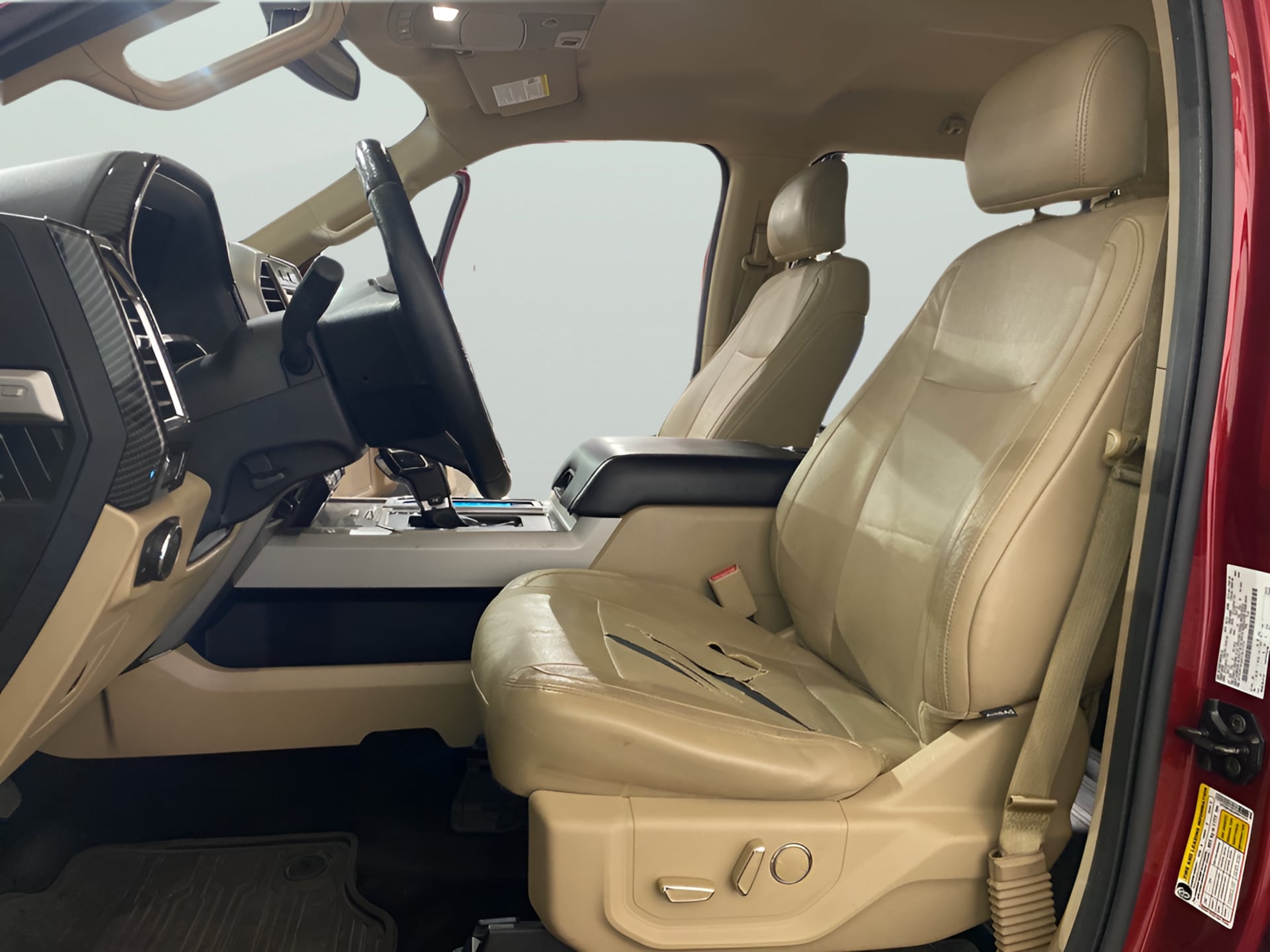 2015 Ford F-150 Lariat - Photo 12