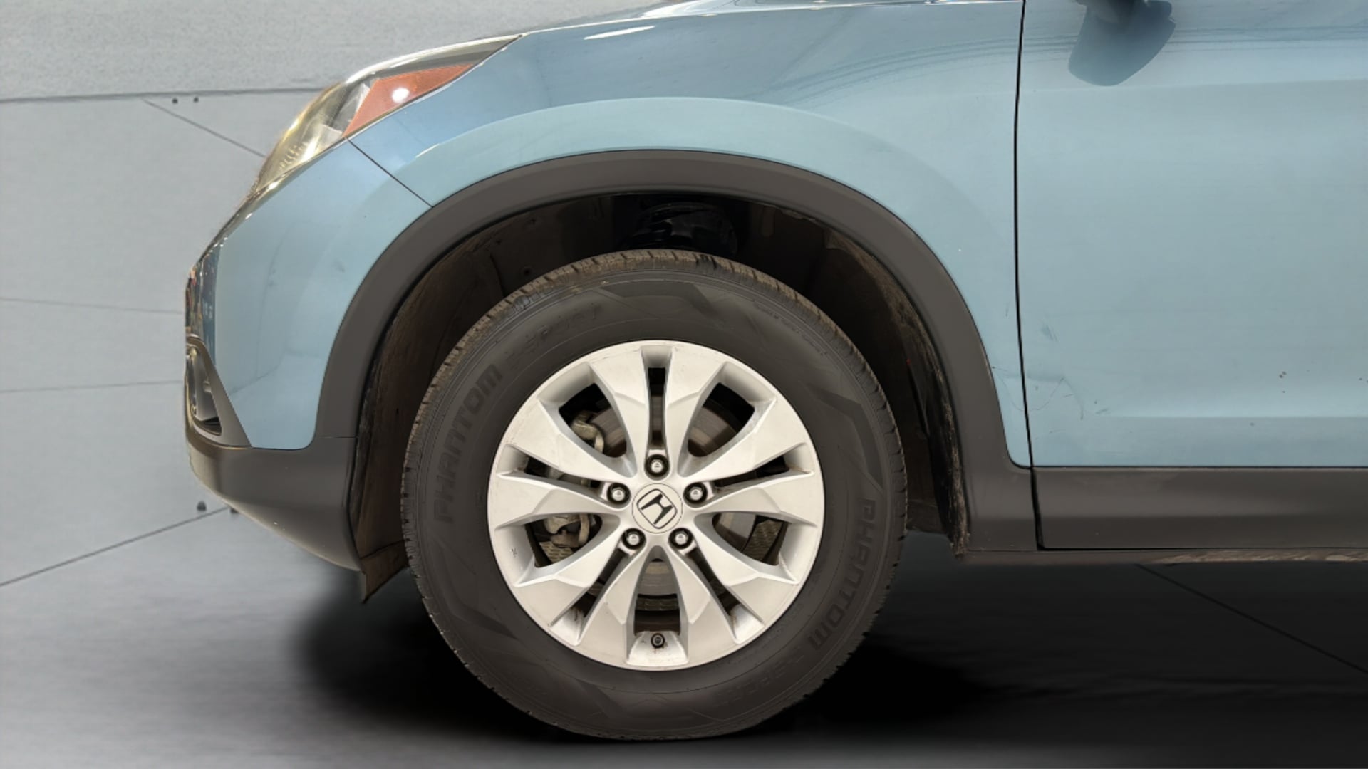 View vehicle photo 2