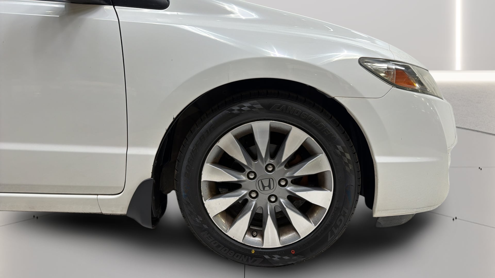 View vehicle photo 5