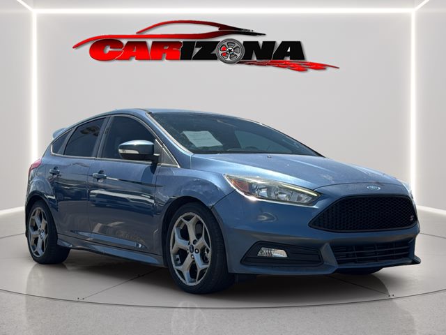 Blue Metallic 2018 Ford Focus Hatchback Front-Wheel Drive Manual