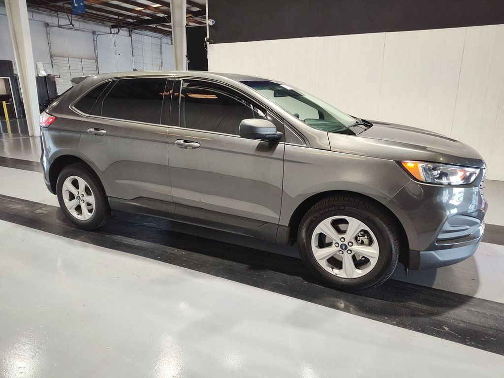 2019 Ford Edge SE's photo