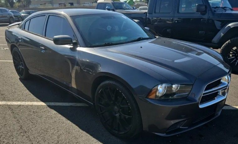 2014 Dodge Charger SE's photo