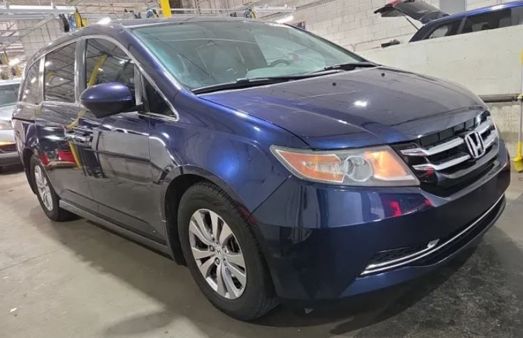 2016 Honda Odyssey SE's photo