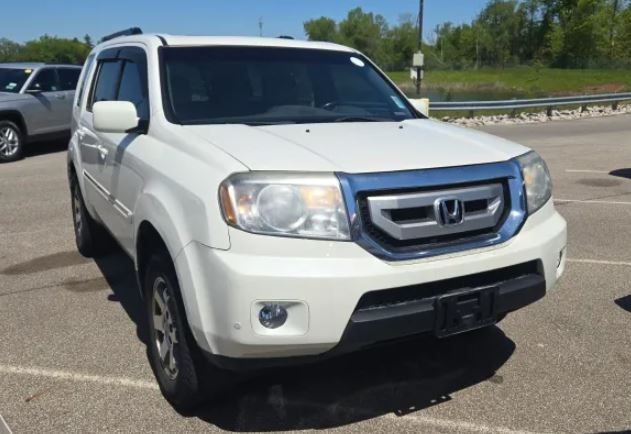 2011 Honda Pilot Touring w/ NAVI and RES's photo