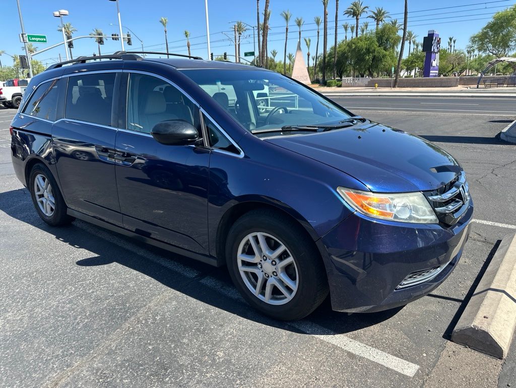 2014 Honda Odyssey LX's photo