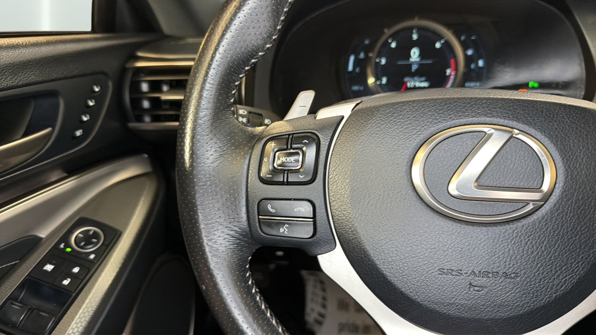 Lexus RC photo 27