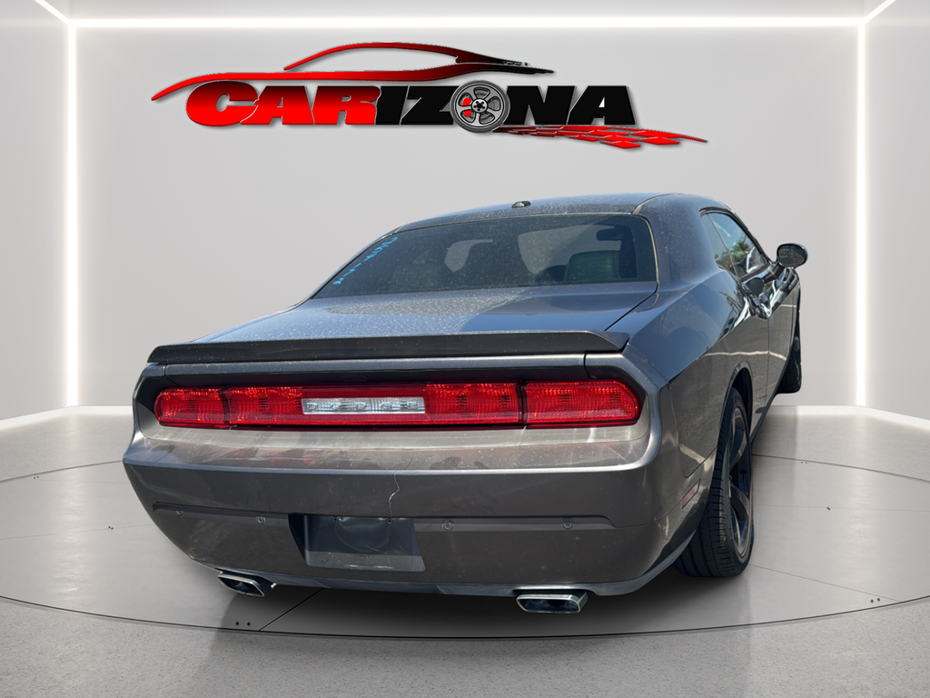 Dodge Challenger photo 7