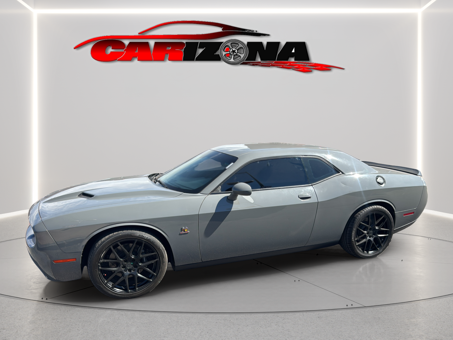 Dodge Challenger photo 6