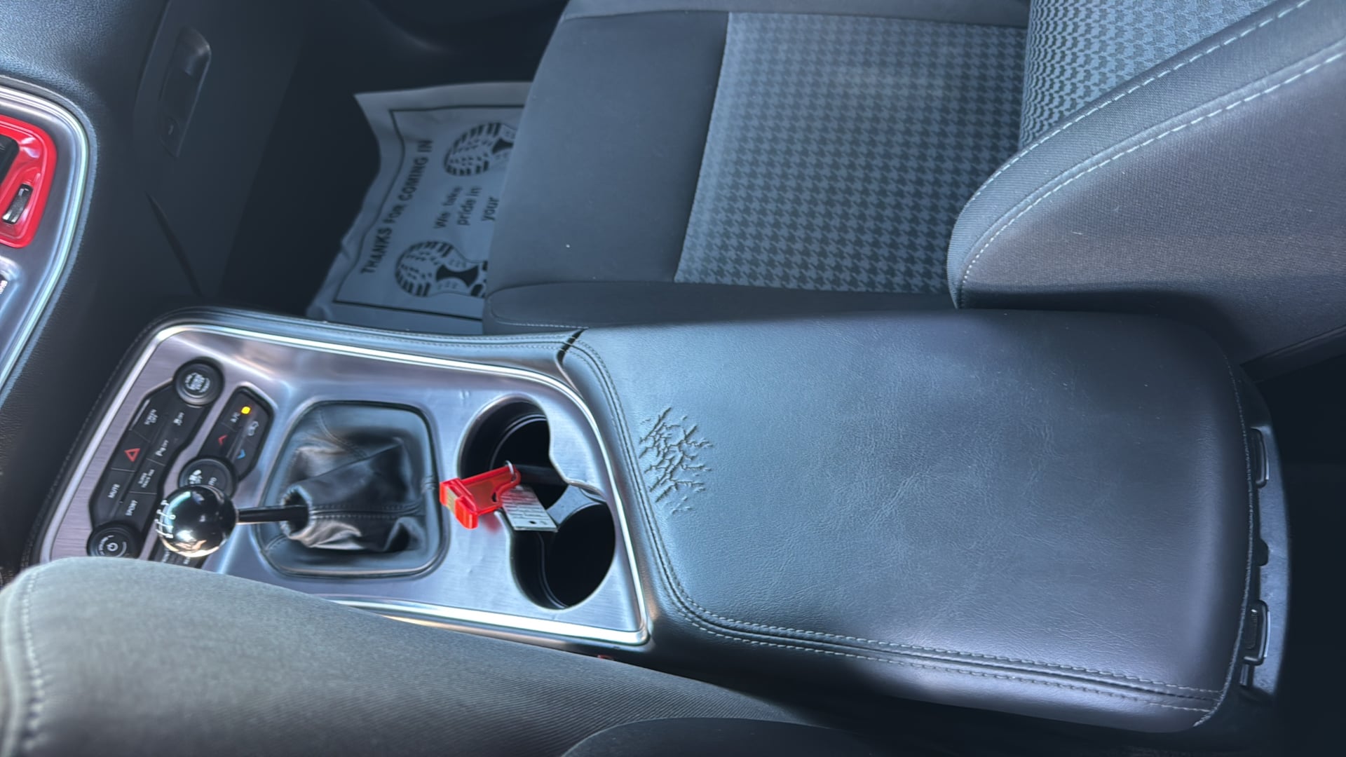 Dodge Challenger photo 26