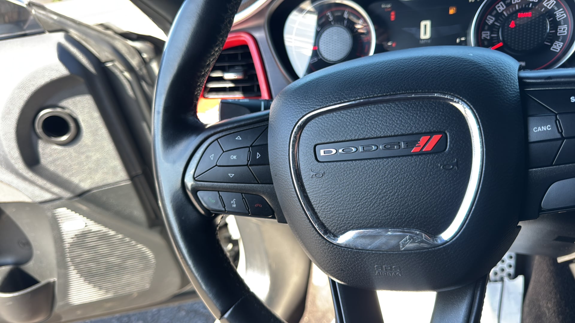 Dodge Challenger photo 27