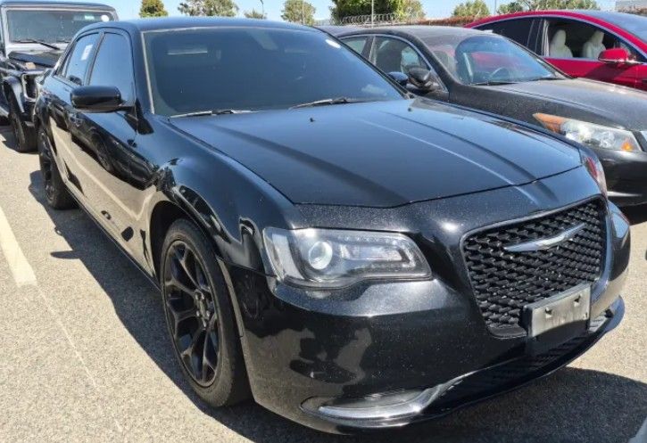 2019 Chrysler 300 S's photo
