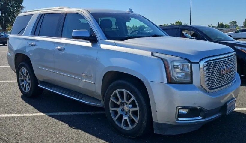 2017 GMC Yukon 4WD Denali's photo