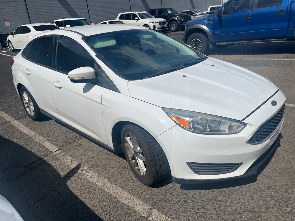 2016 Ford Focus SE FWD photo