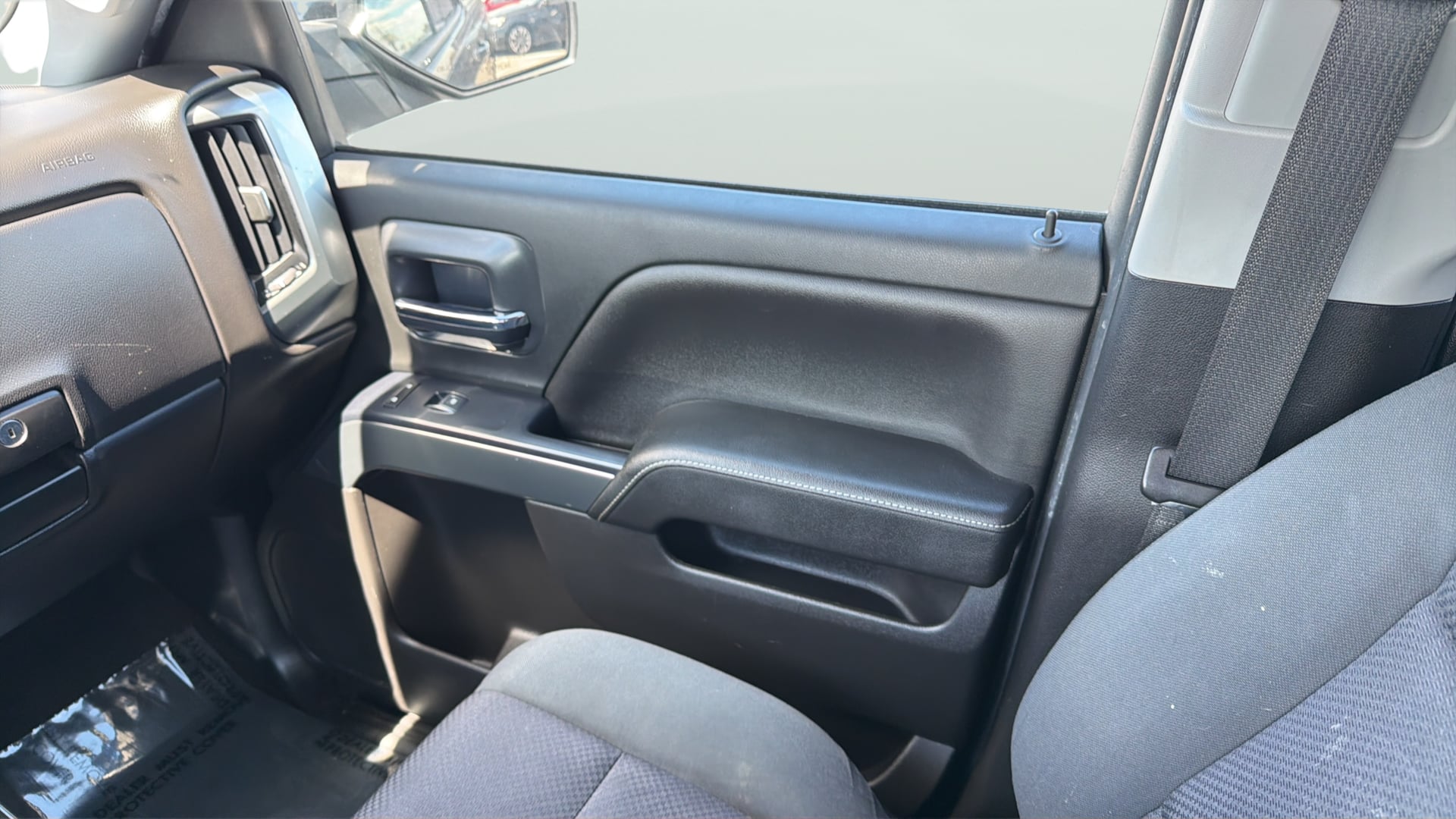 Chevrolet Silverado photo 18