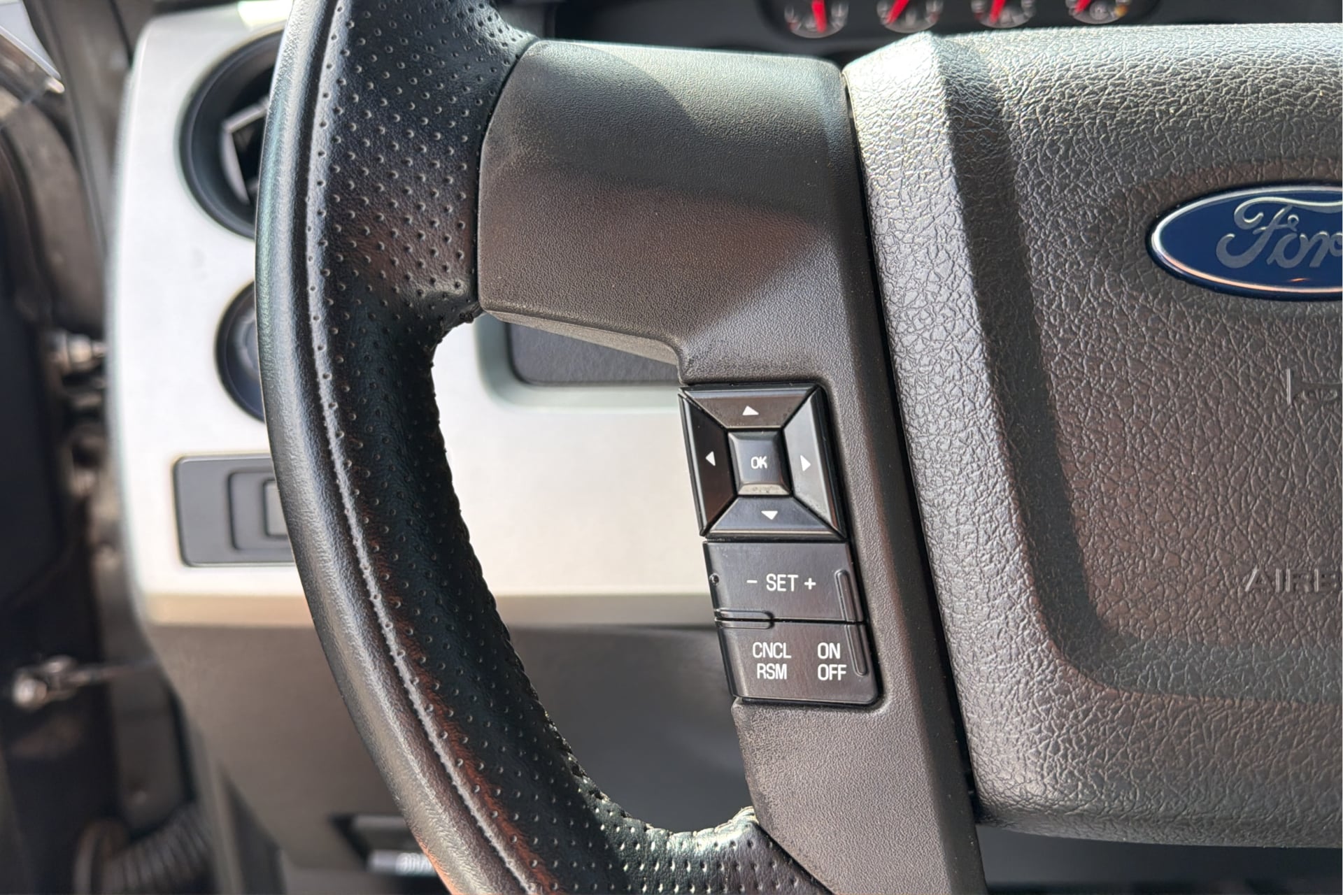 Ford F-150 photo 27