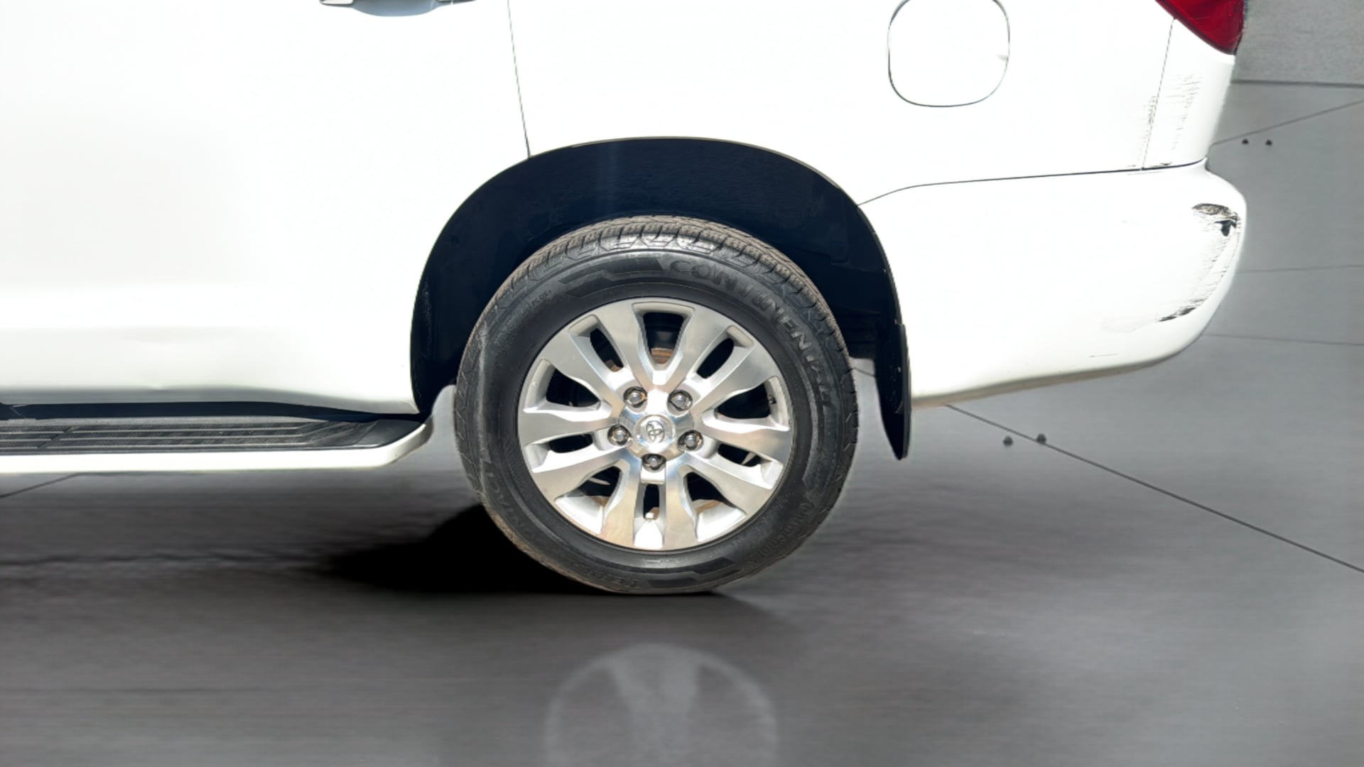 Photo 35 of this Toyota Sequoia