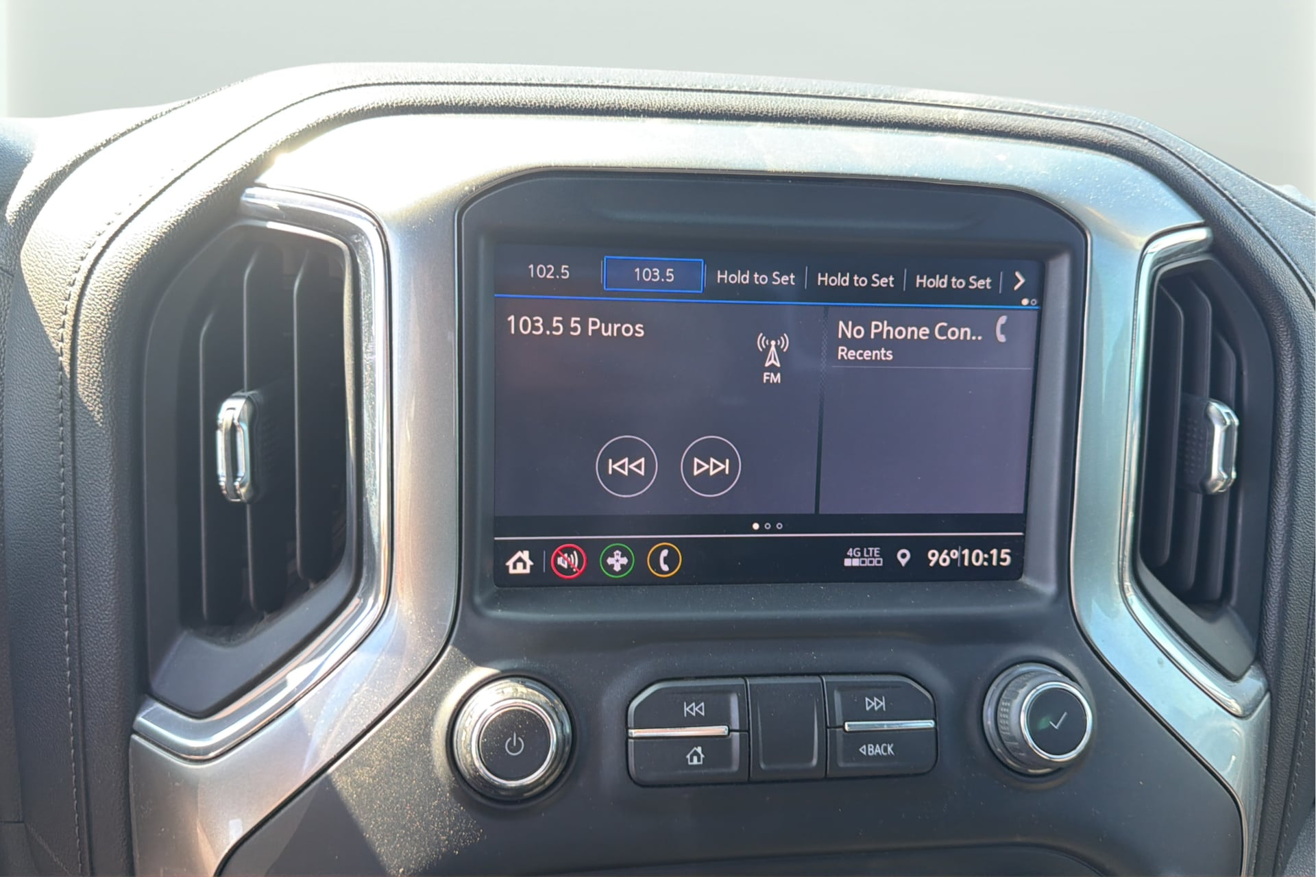 Chevrolet Silverado photo 25