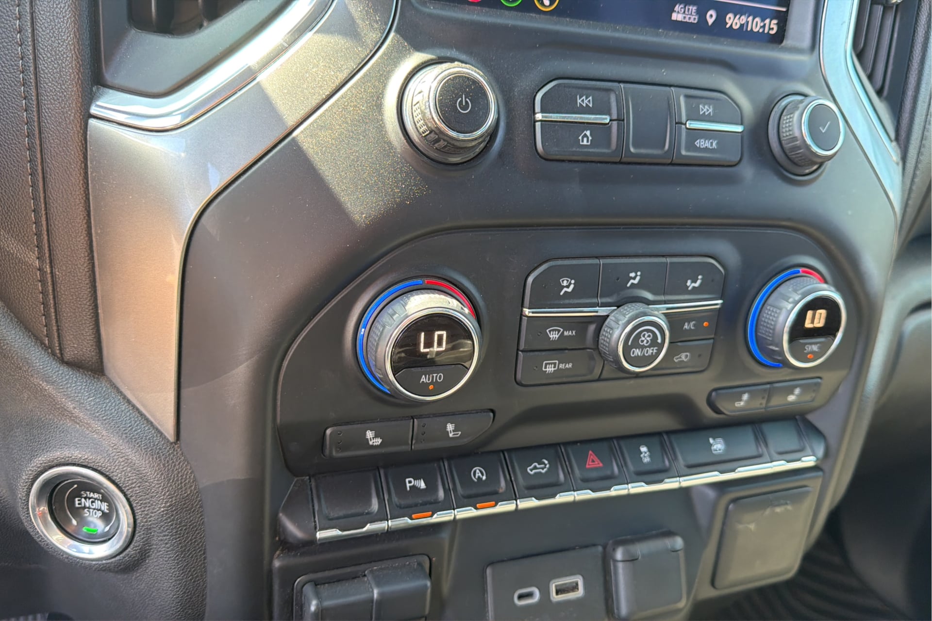 Chevrolet Silverado photo 28