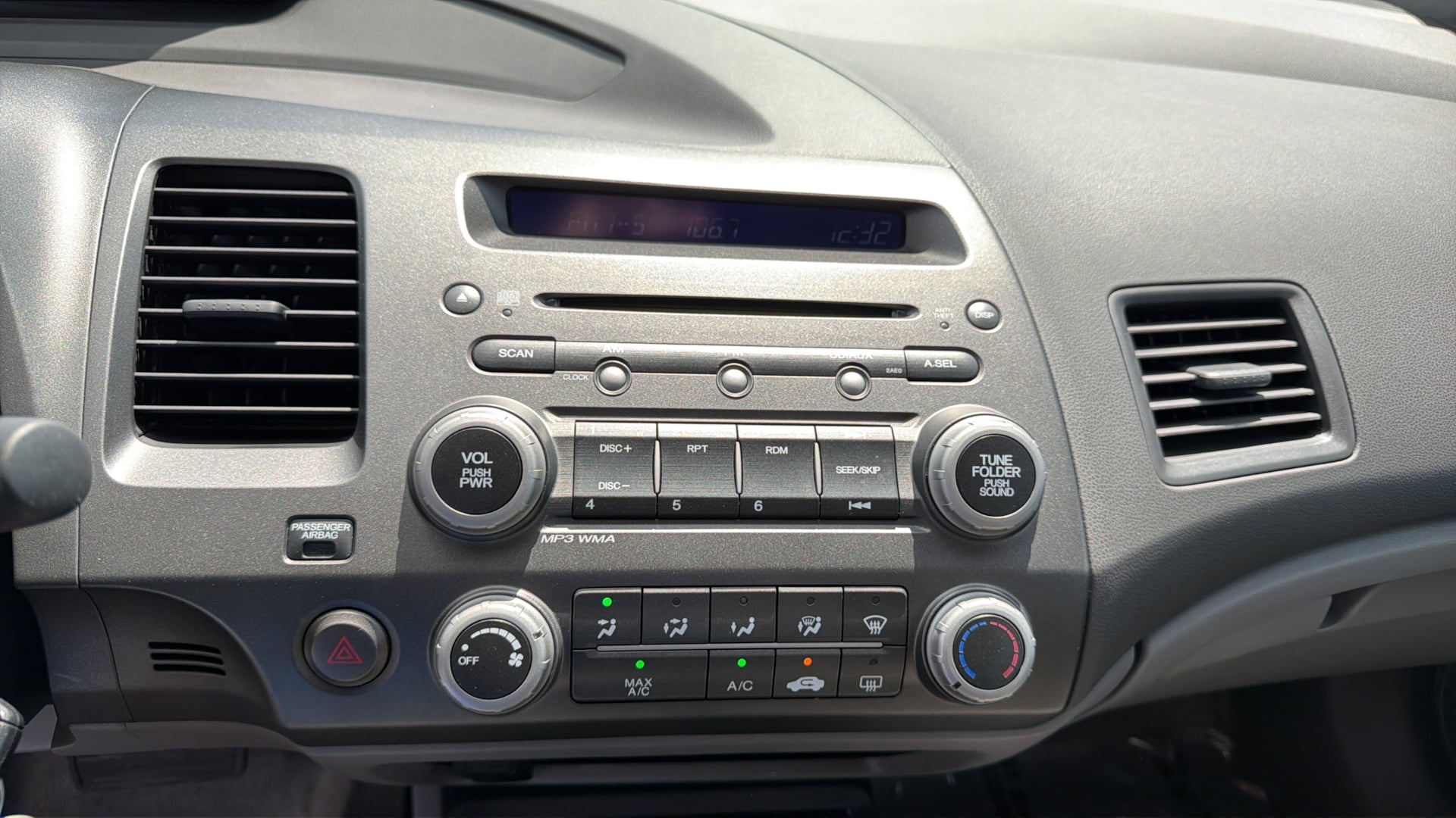 Honda Civic photo 25