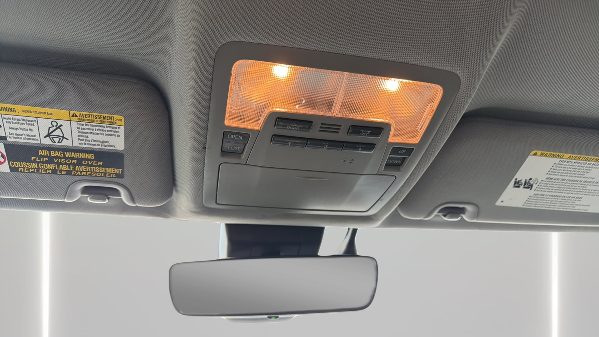Photo 18 of this Toyota Highlander