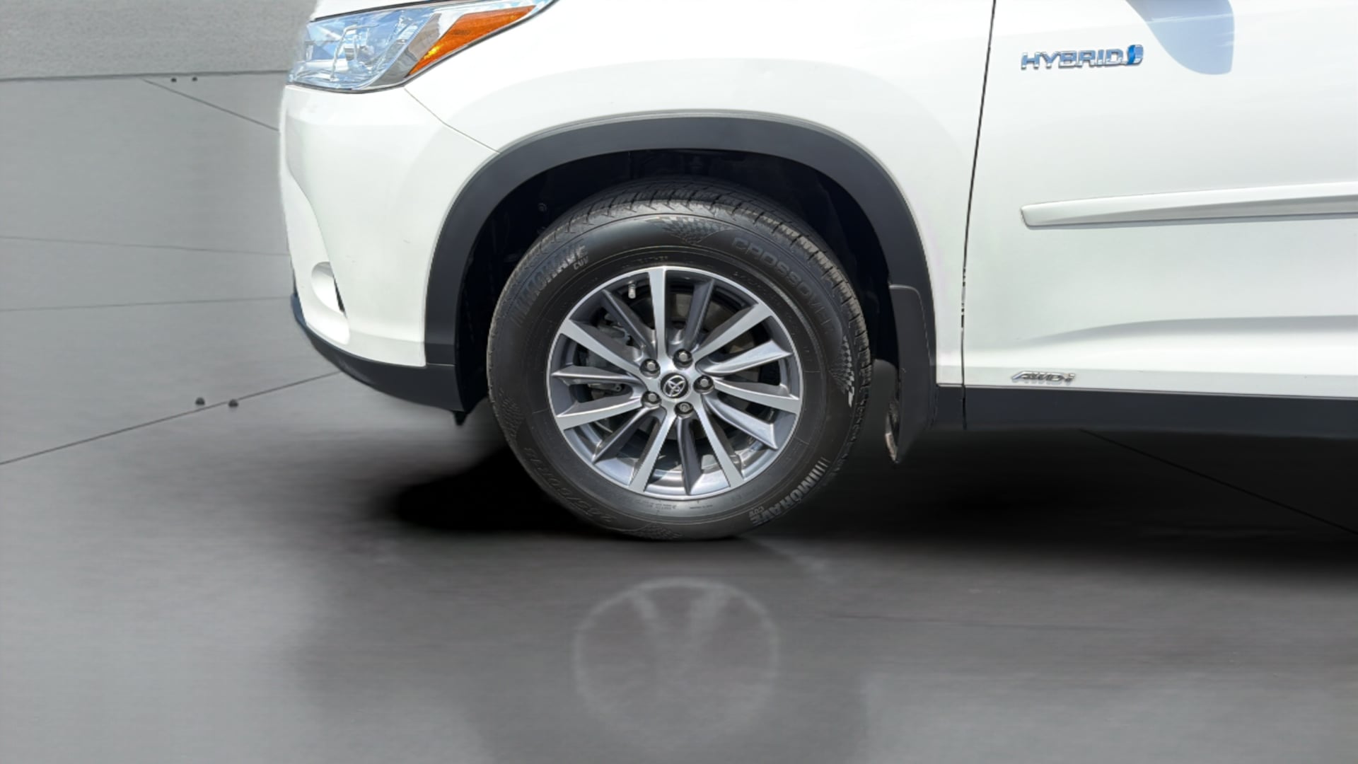 Photo 38 of this Toyota Highlander