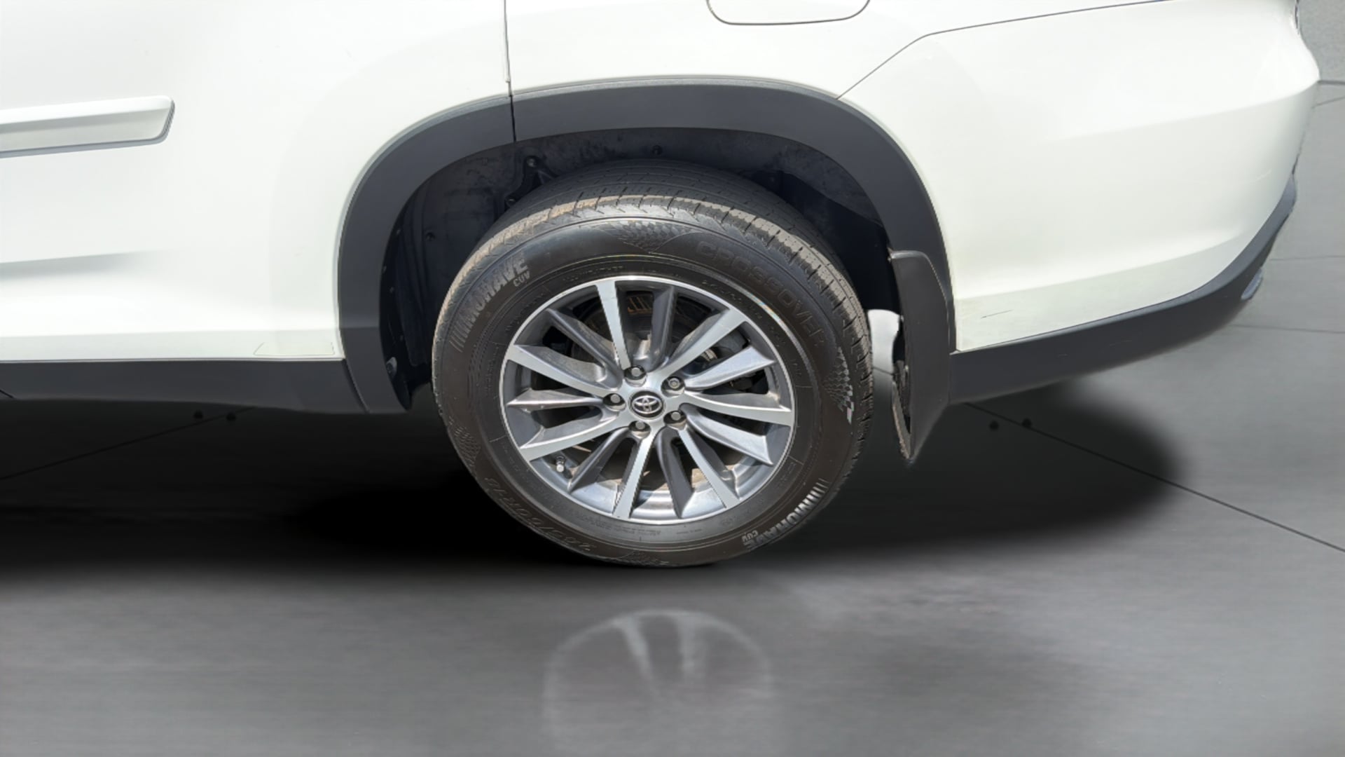 Photo 39 of this Toyota Highlander