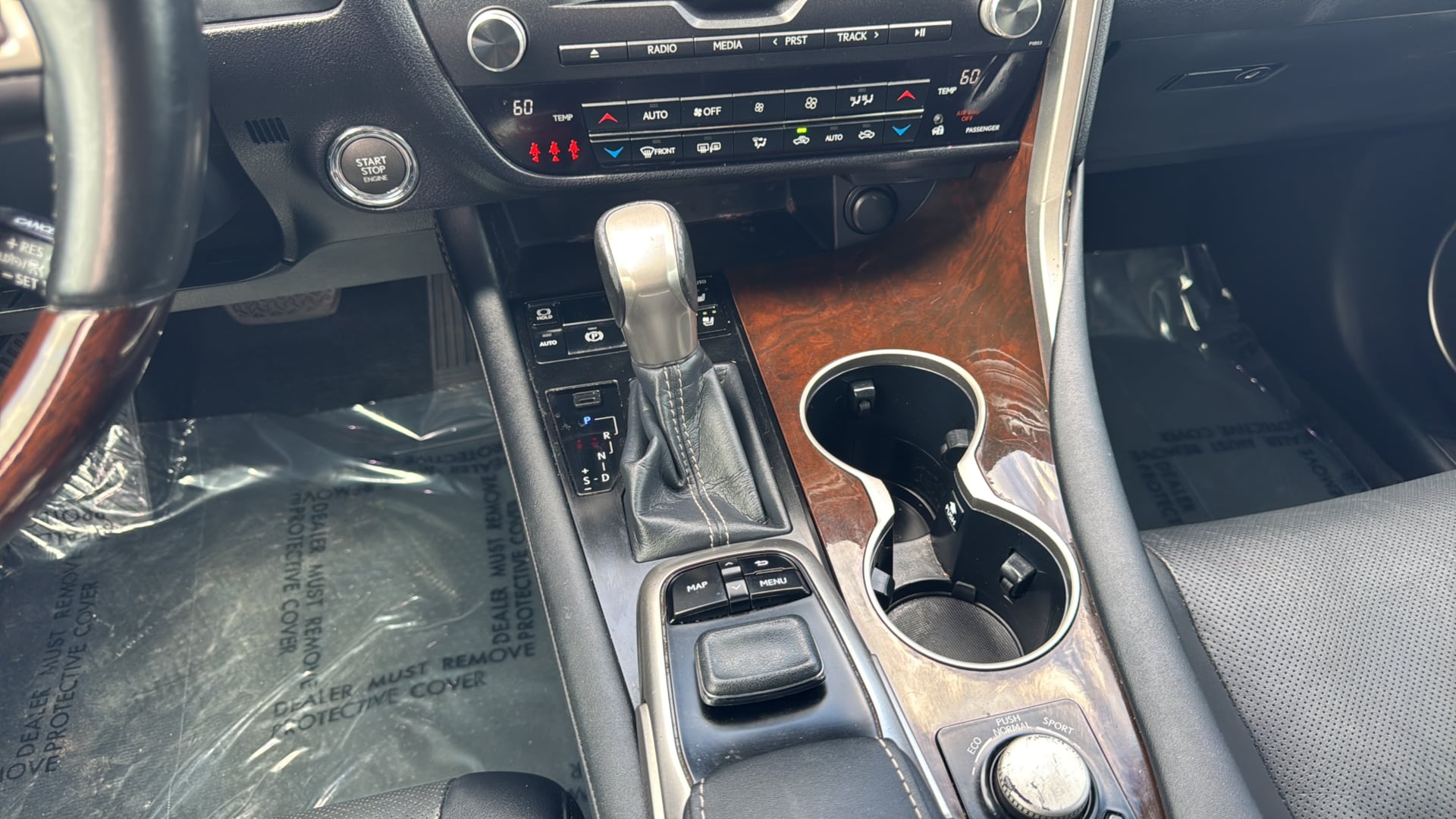 Lexus RX photo 23