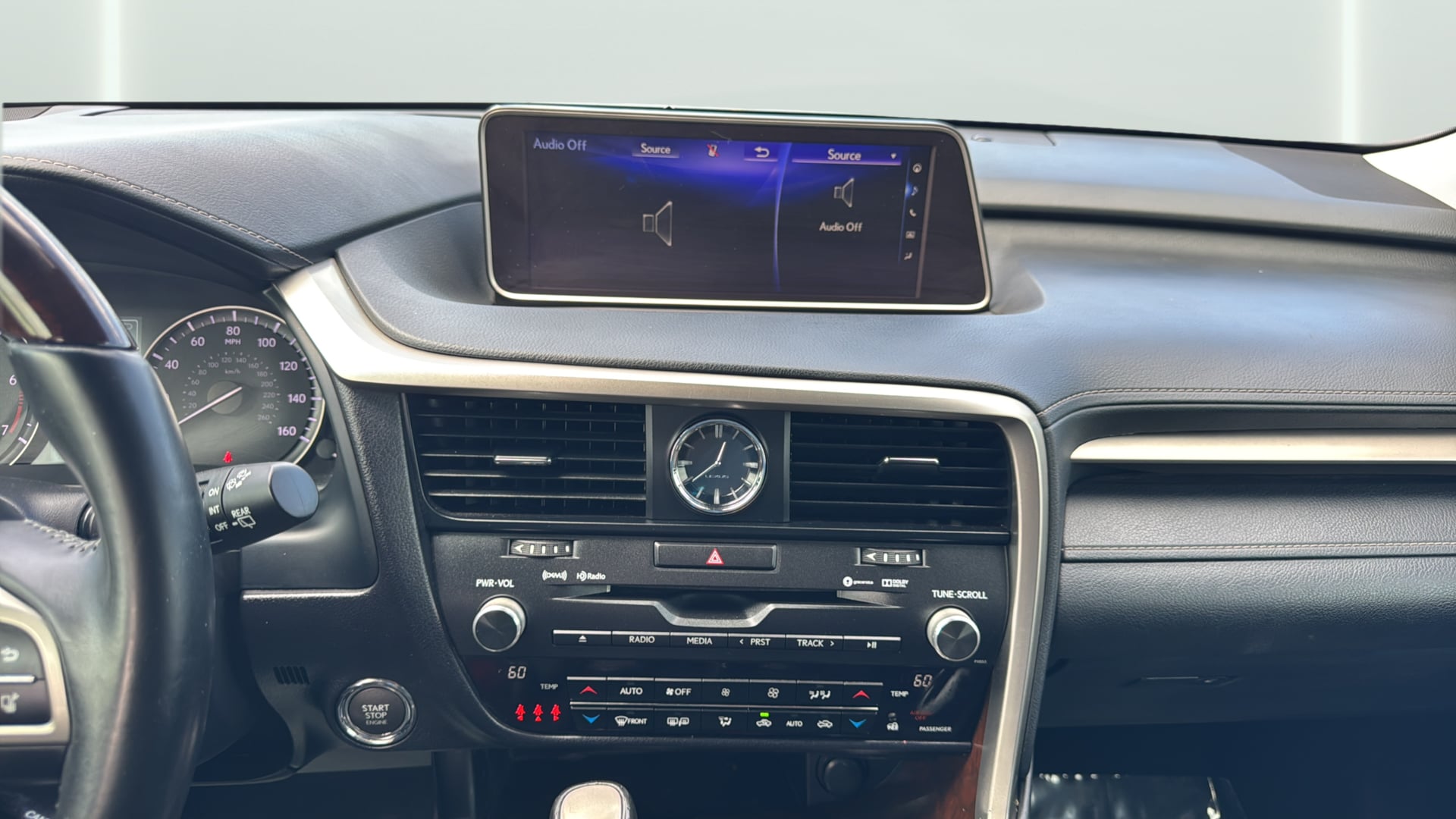 Lexus RX photo 25