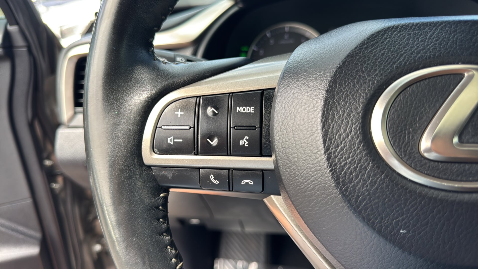 Lexus RX photo 28