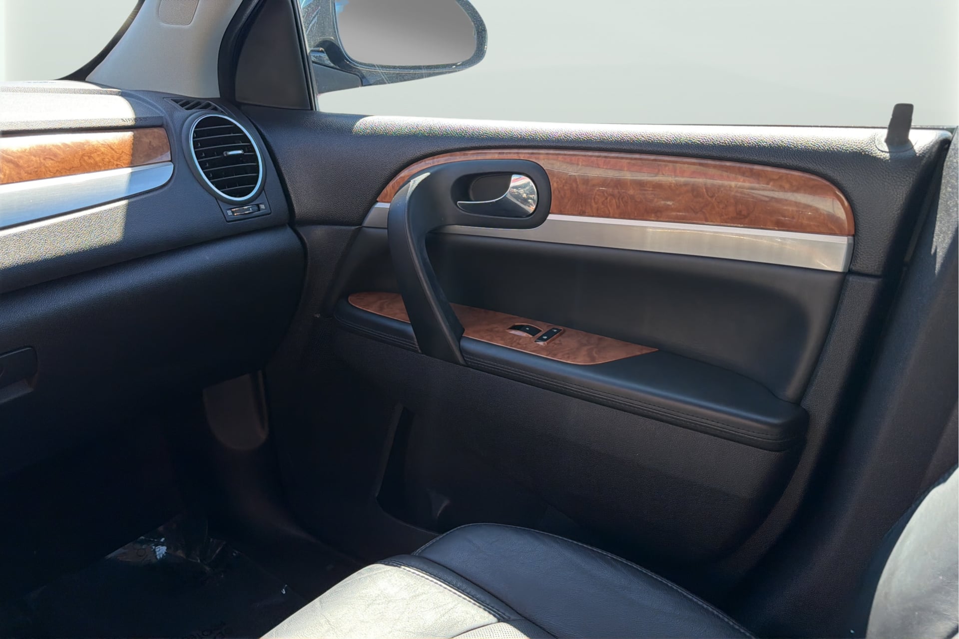 Buick Enclave photo 17